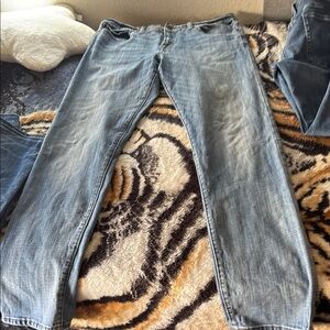 Lucky Brand light blue 110 skinny 34/32 jeans